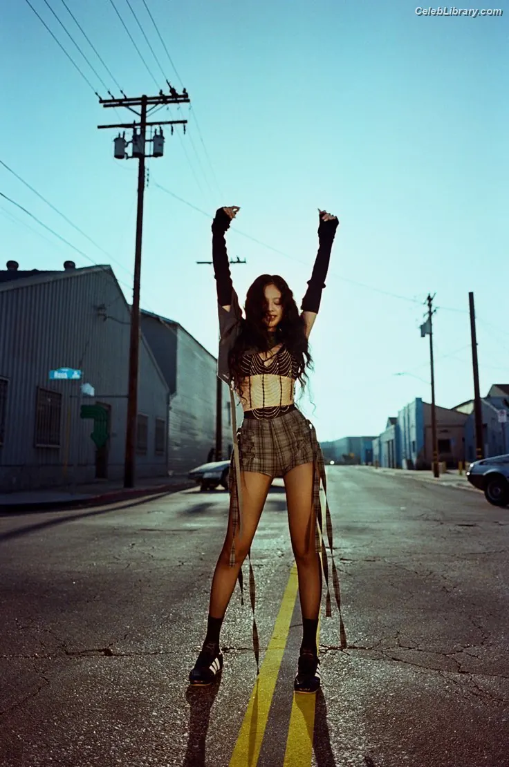 Jennie  BLΛƆKPIИK (Blackpink) photo 4 of 3641