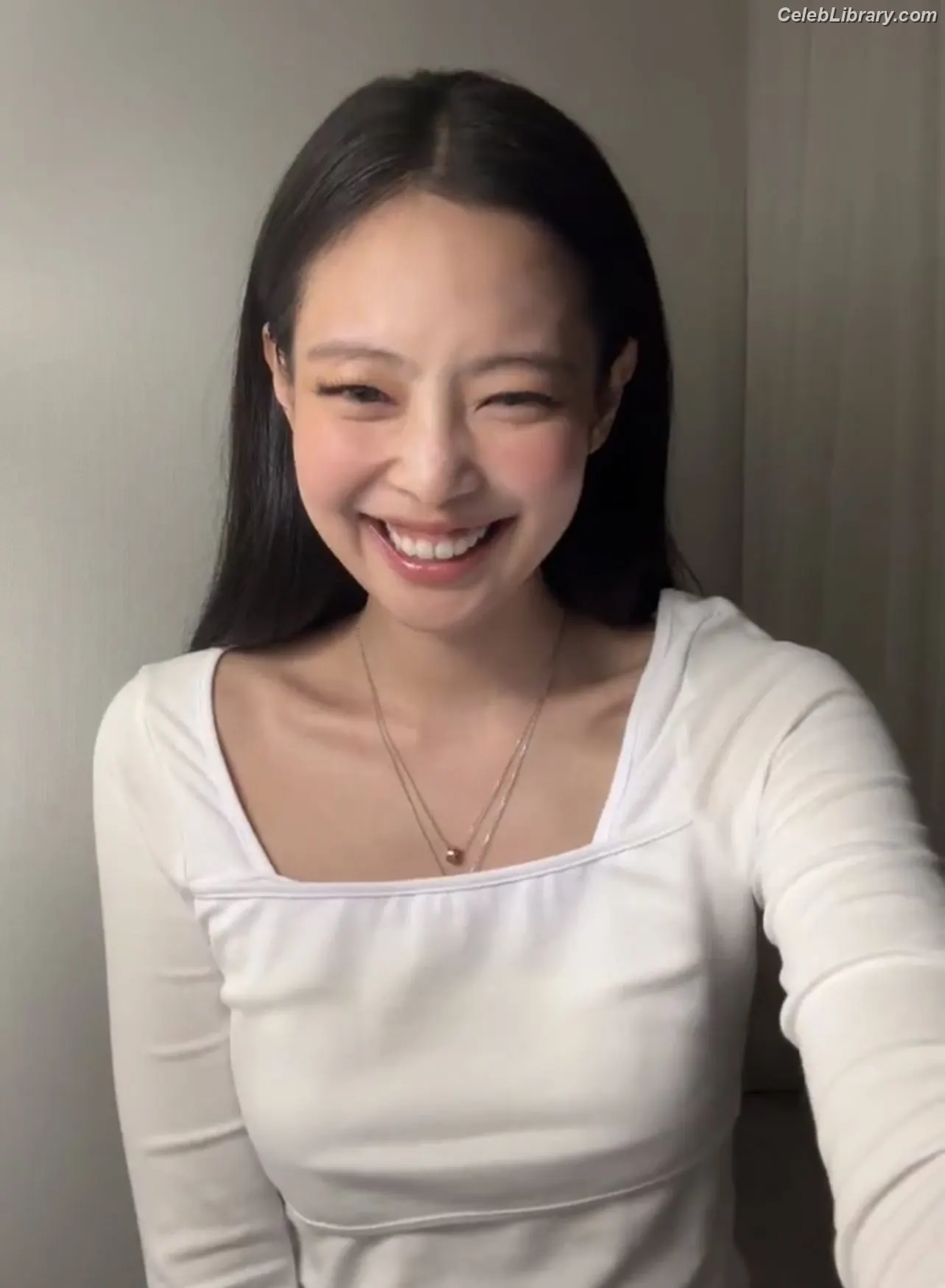 Jennie  BLΛƆKPIИK (Blackpink) photo 2 of 3641