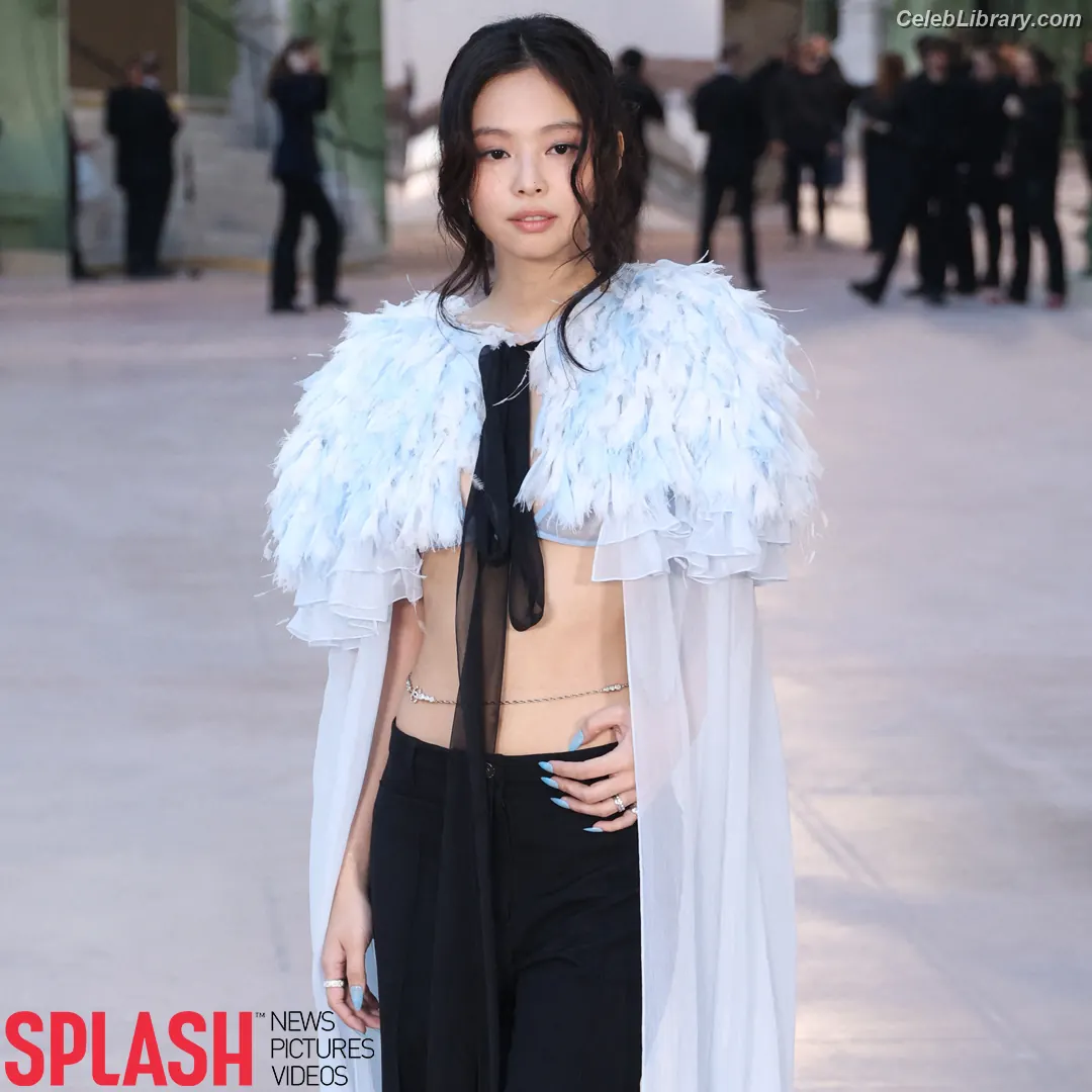 Jennie  BLΛƆKPIИK (Blackpink) photo 1 of 3641