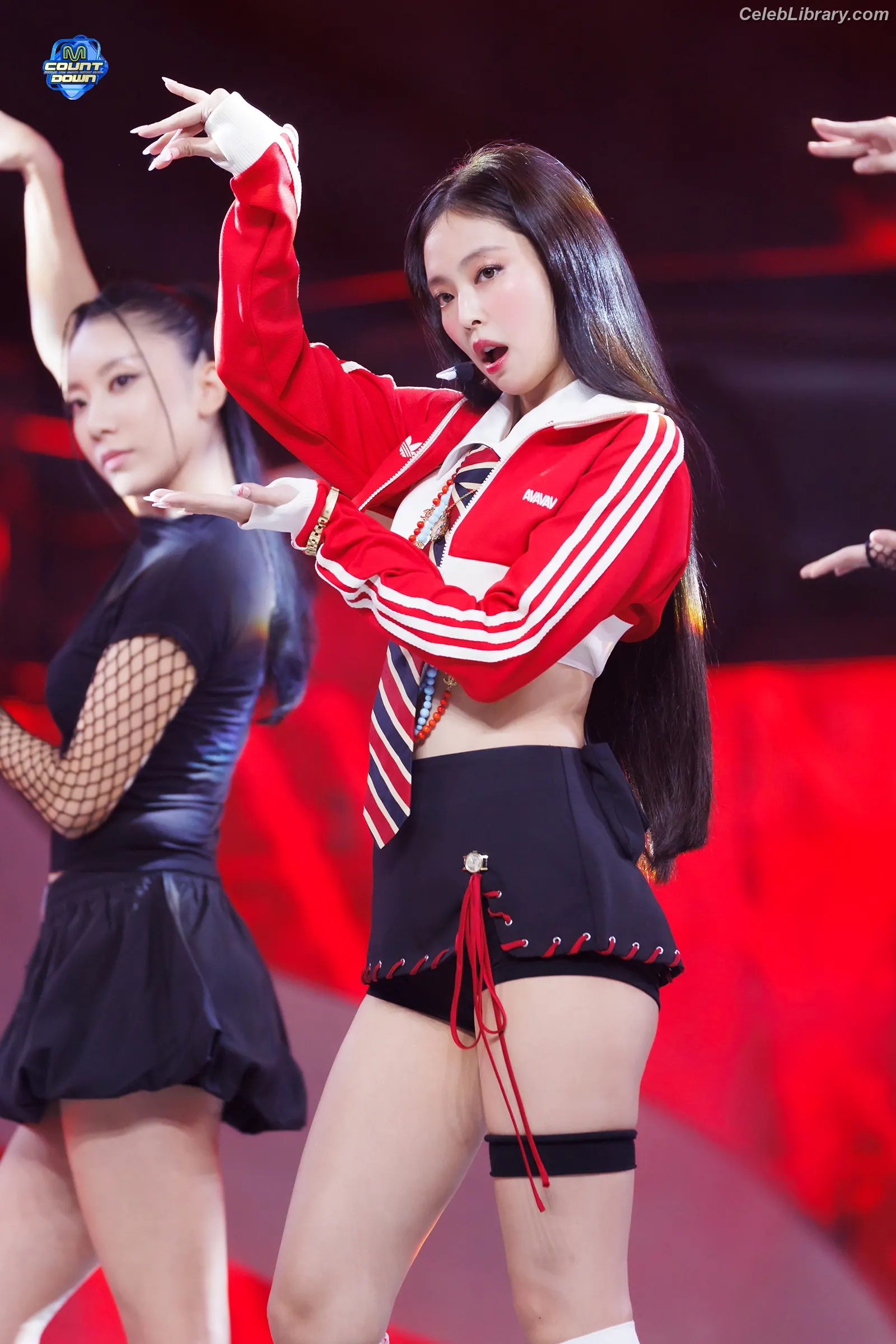 Jennie  BLΛƆKPIИK (Blackpink) photo 17 of 3641