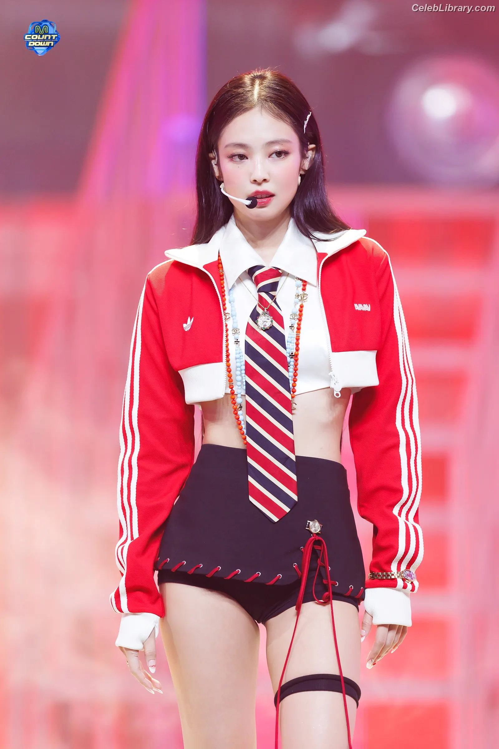 Jennie  BLΛƆKPIИK (Blackpink) photo 11 of 3641