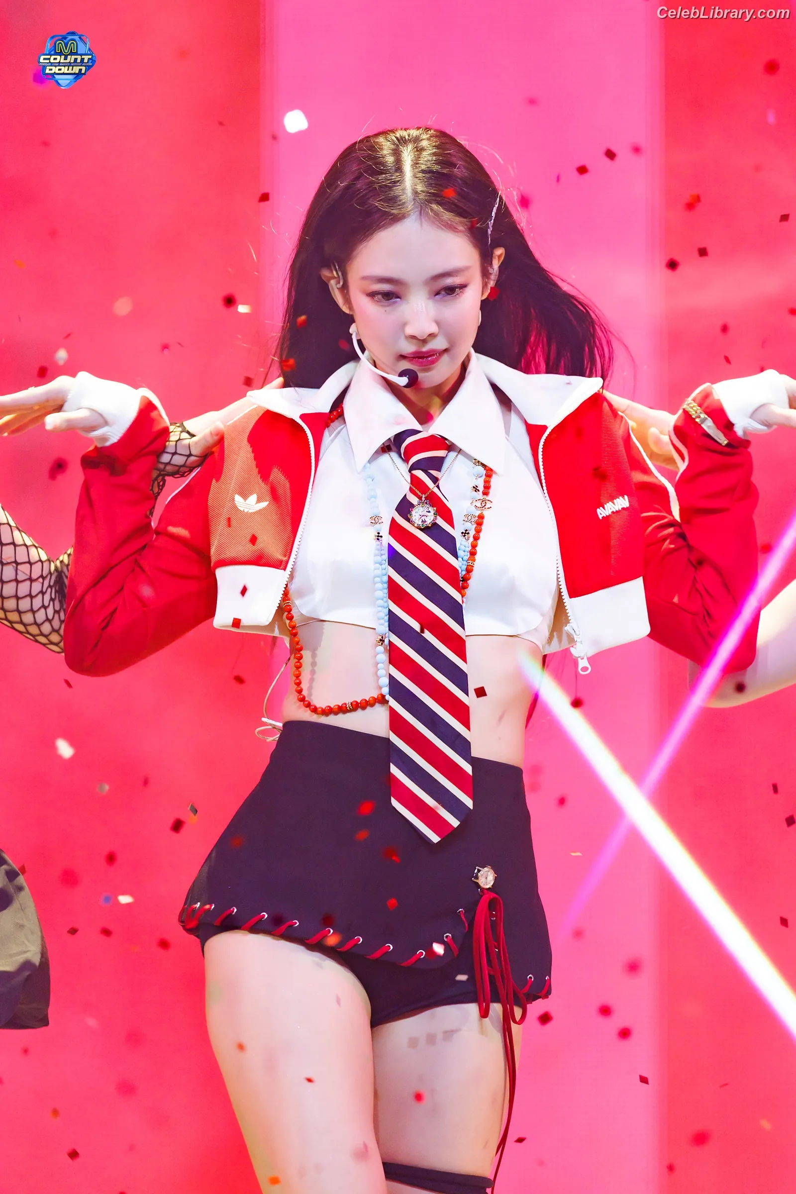 Jennie  BLΛƆKPIИK (Blackpink) photo 19 of 3641