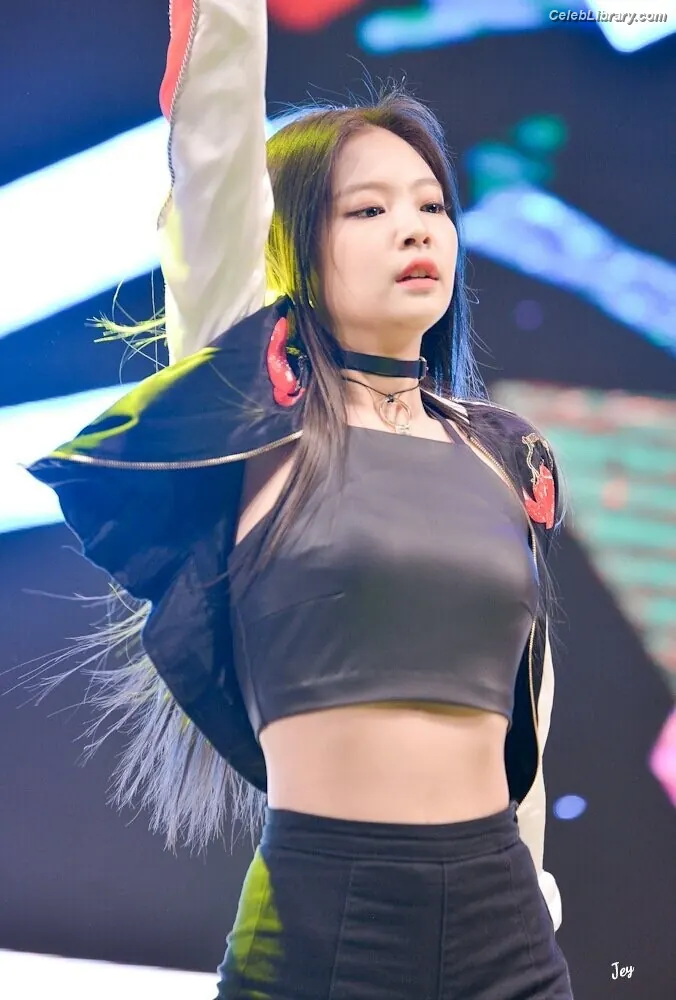 Jennie BLΛƆKPIИK (Blackpink) photo 1 of 3641