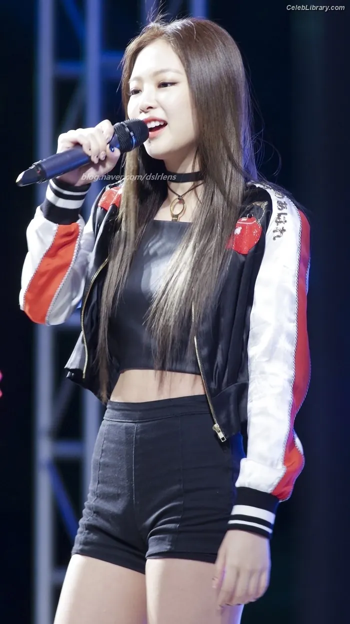 Jennie  BLΛƆKPIИK (Blackpink) photo 4 of 3641