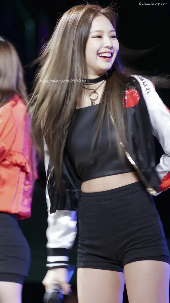 Jennie  BLΛƆKPIИK (Blackpink) photo 7 of 3641