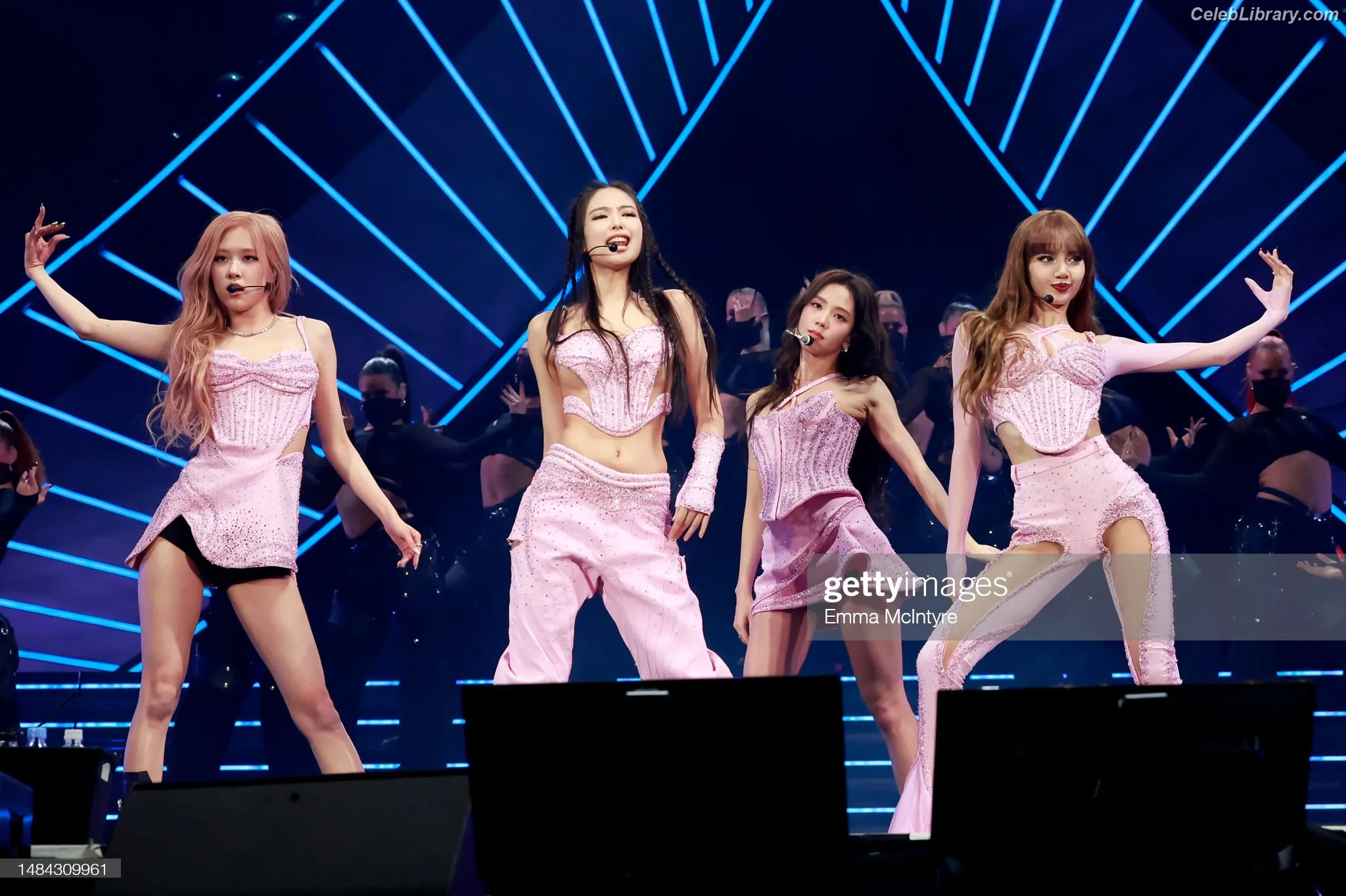 Jennie BLΛƆKPIИK (Blackpink) photo 20 of 3641