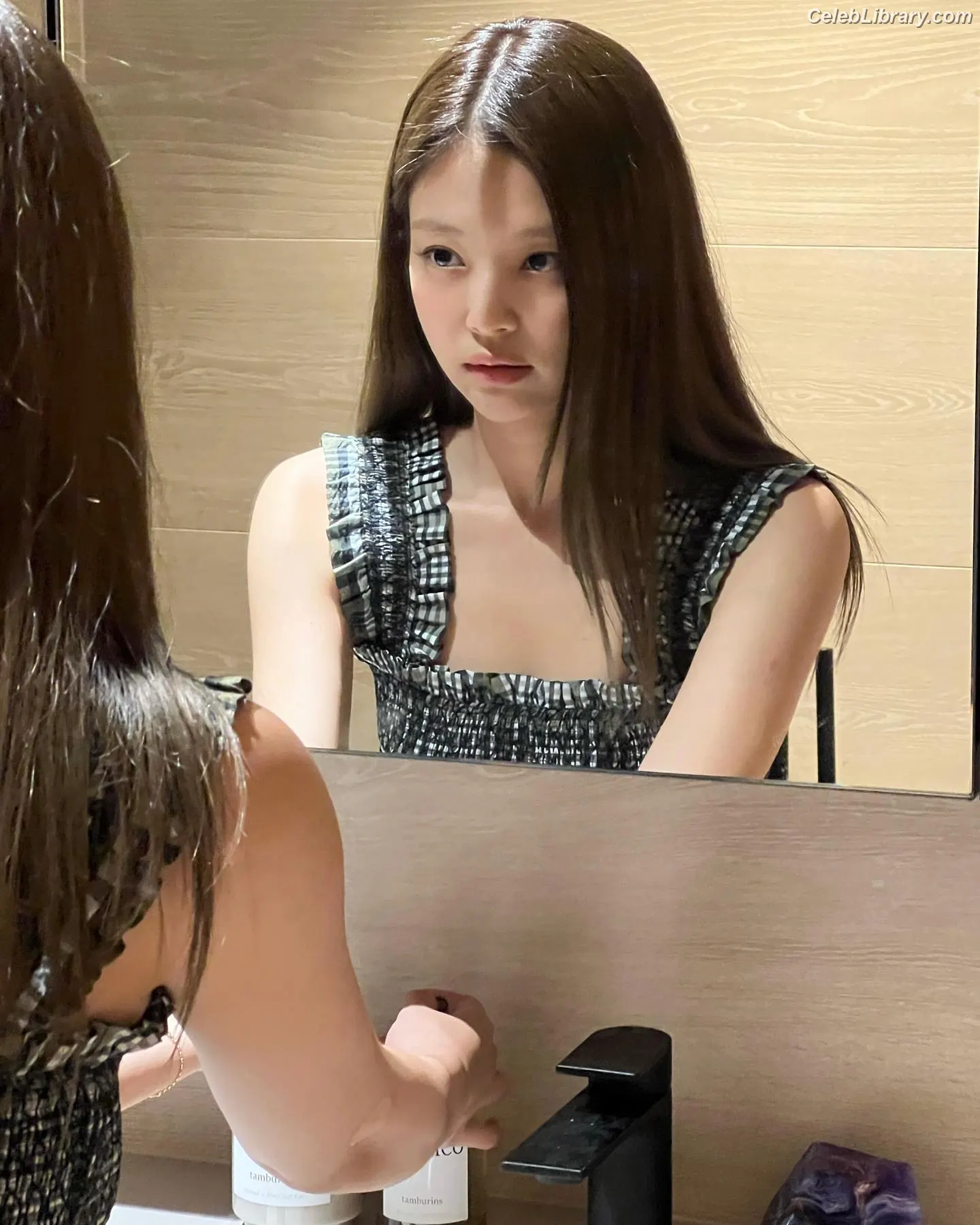 Jennie BLΛƆKPIИK (Blackpink) photo 1 of 3641