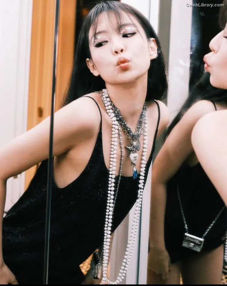 Jennie  BLΛƆKPIИK (Blackpink) photo 5 of 3641