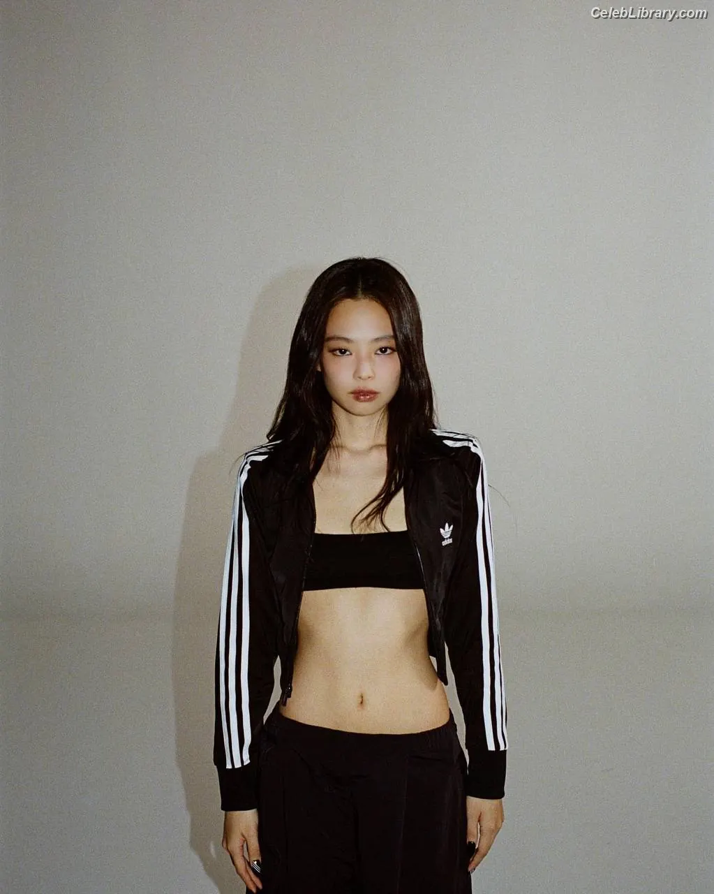 Jennie  BLΛƆKPIИK (Blackpink) photo 1 of 3641