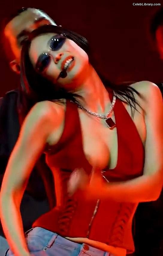 Jennie  BLΛƆKPIИK (Blackpink) photo 24 of 3632