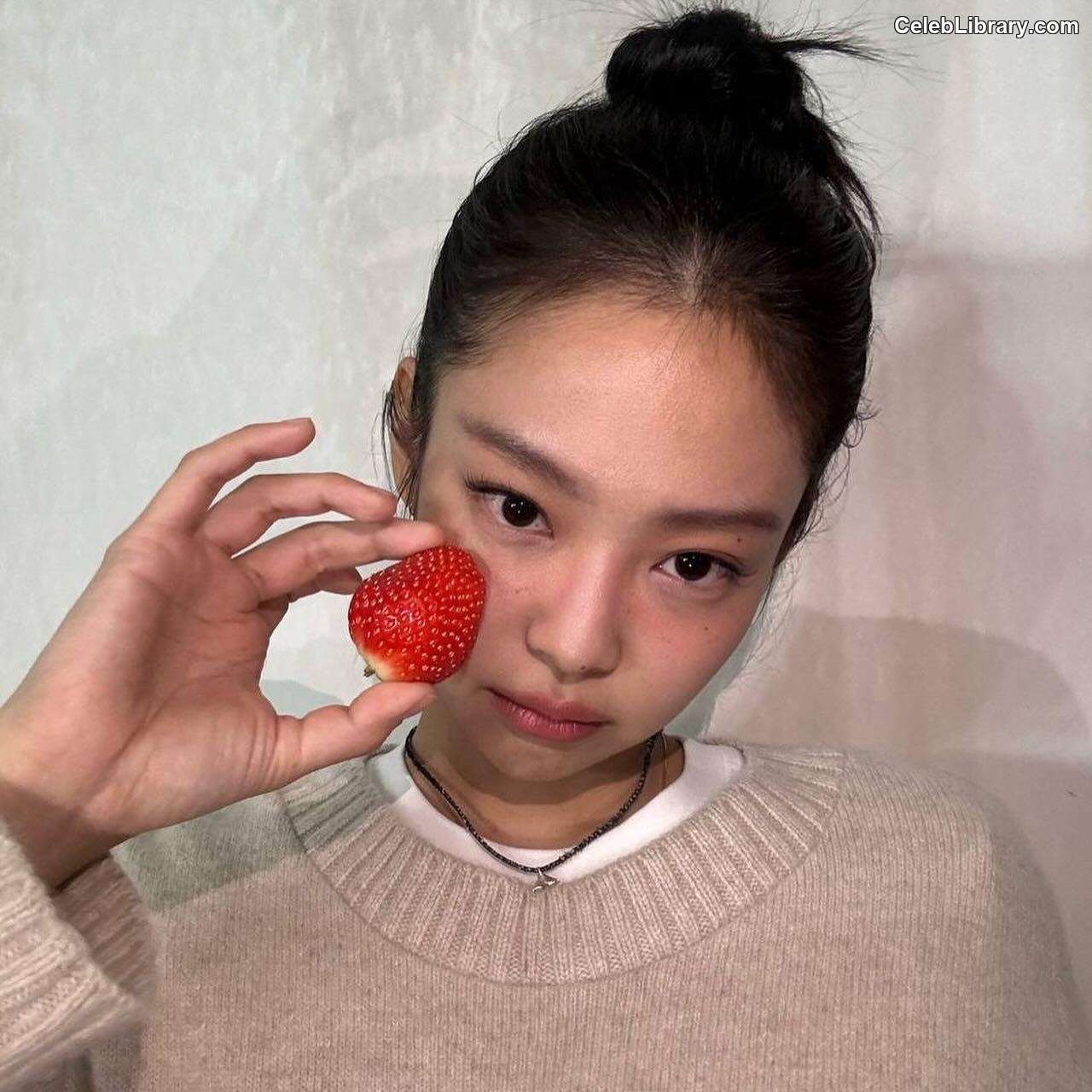Jennie  BLΛƆKPIИK (Blackpink) photo 24 of 3632