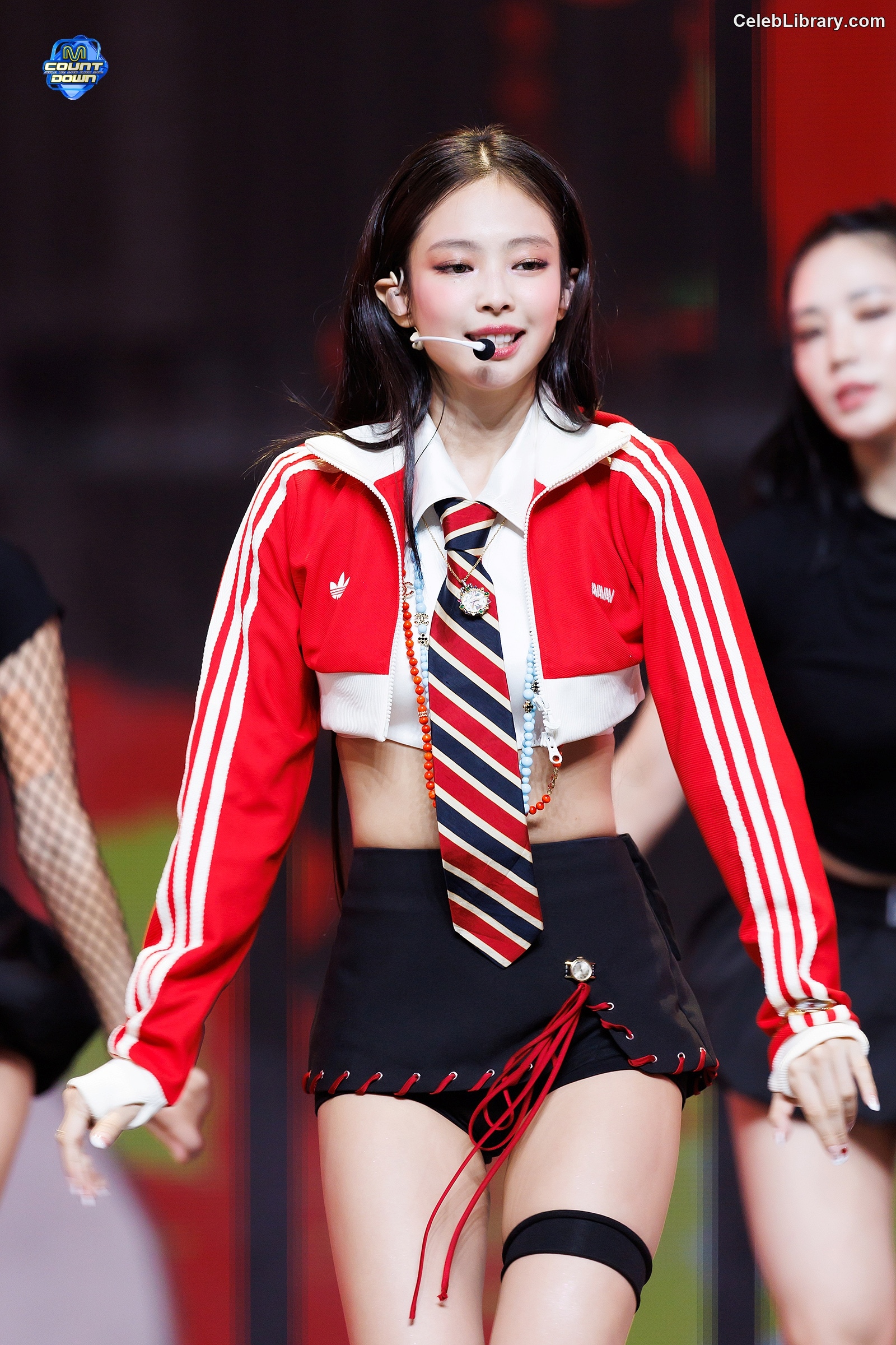 Jennie  BLΛƆKPIИK (Blackpink) photo 9 of 3632