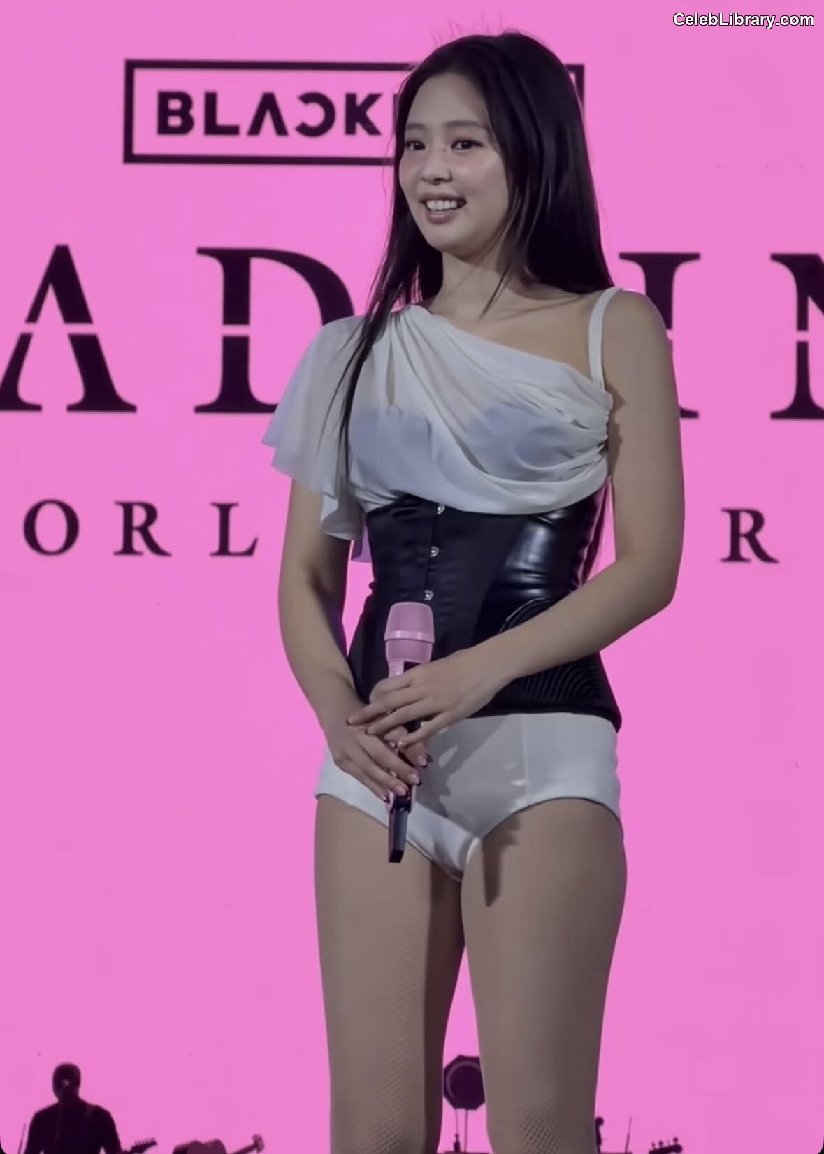 Jennie  BLΛƆKPIИK (Blackpink) photo 8 of 3632