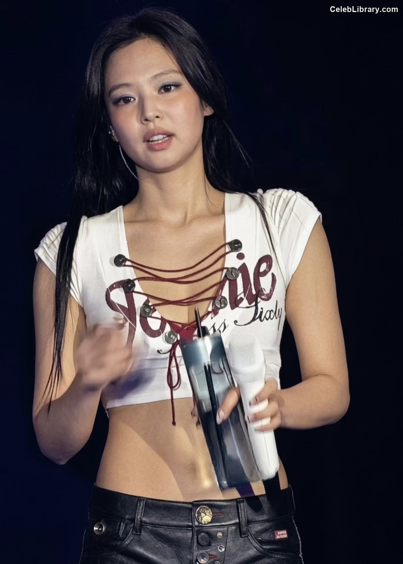 Jennie  BLΛƆKPIИK (Blackpink) photo 21 of 3632