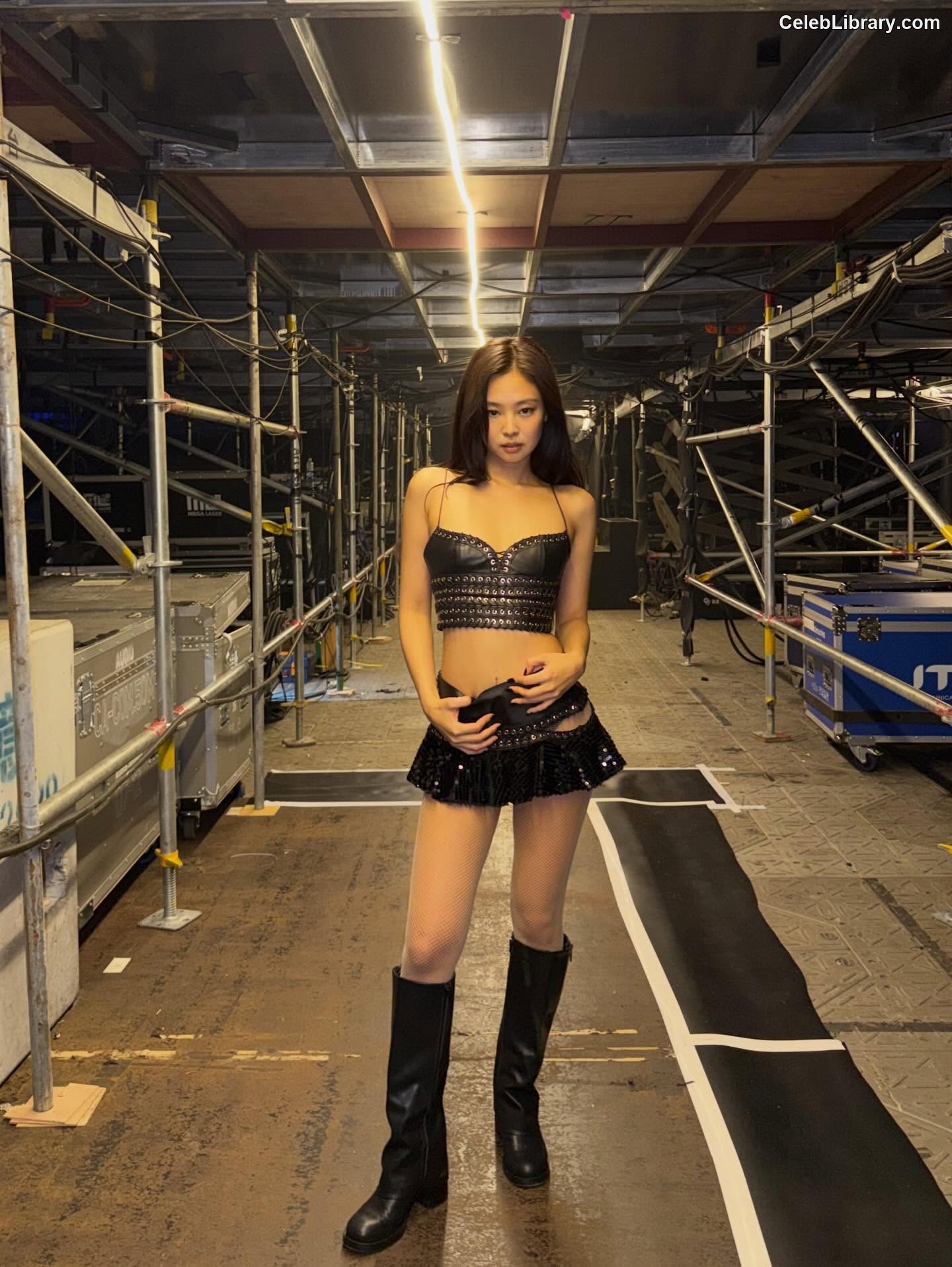 Jennie  BLΛƆKPIИK (Blackpink) photo 1 of 3632