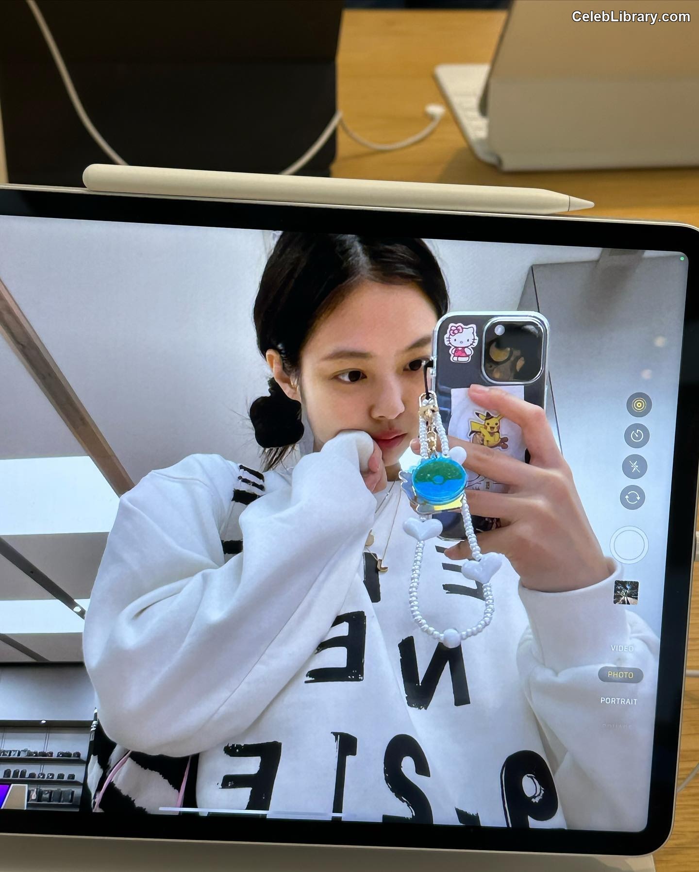 Jennie  BLΛƆKPIИK (Blackpink) photo 10 of 3632