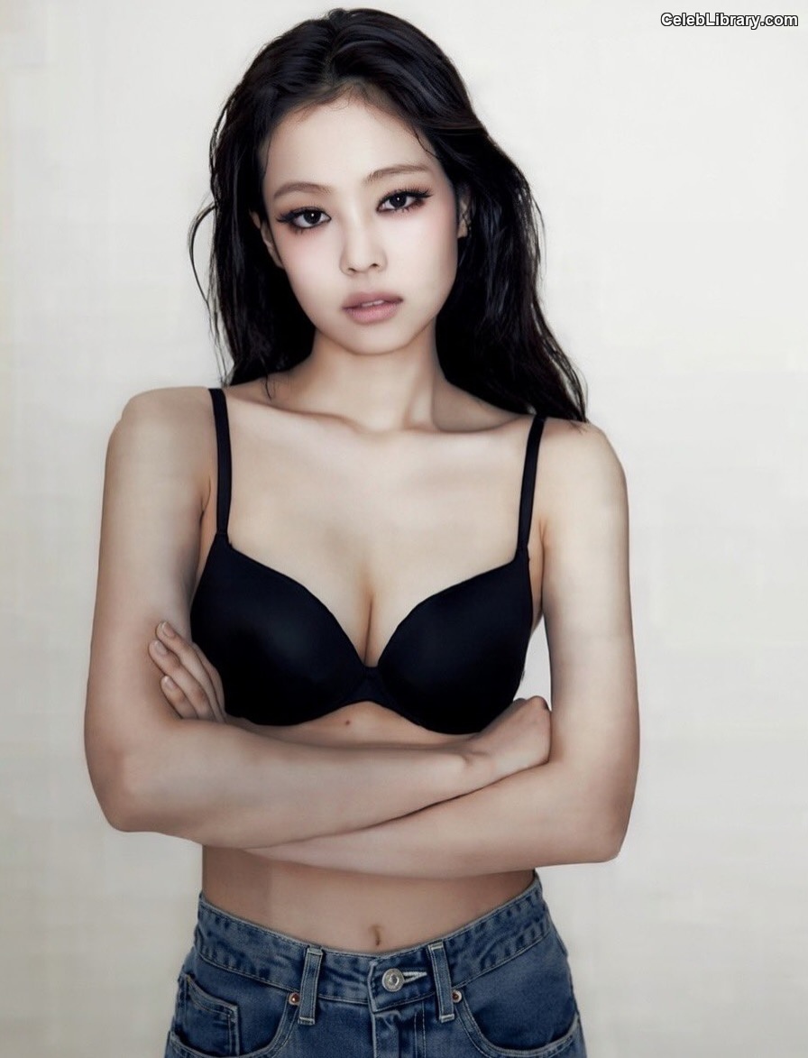 Jennie  BLΛƆKPIИK (Blackpink) photo 1 of 3632