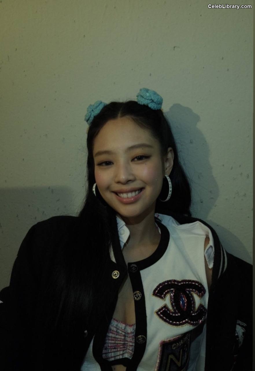 Jennie  BLΛƆKPIИK (Blackpink) photo 18 of 3632