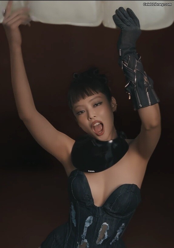 Jennie  BLΛƆKPIИK (Blackpink) photo 2 of 3632