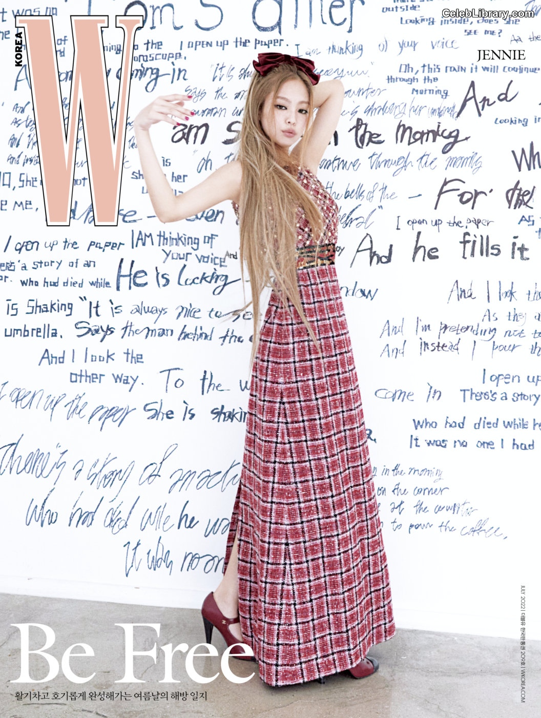 Jennie  BLΛƆKPIИK (Blackpink) photo 1 of 3632