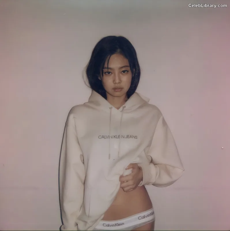 Jennie  BLΛƆKPIИK (Blackpink) photo 6 of 3632