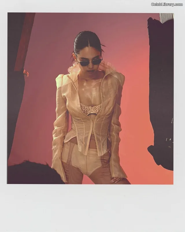 Jennie  BLΛƆKPIИK (Blackpink) photo 2 of 3632