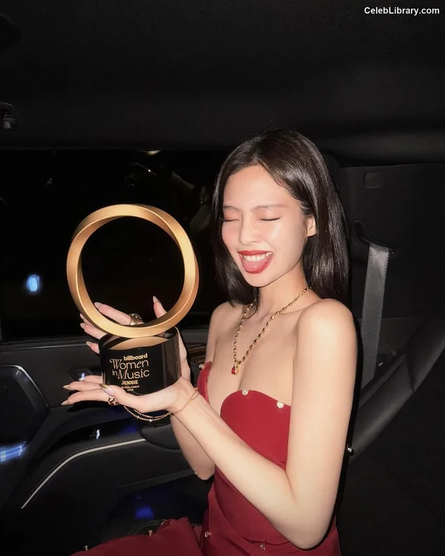 Jennie  BLΛƆKPIИK (Blackpink) photo 19 of 3632