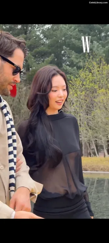 Jennie  BLΛƆKPIИK (Blackpink) photo 1 of 3632