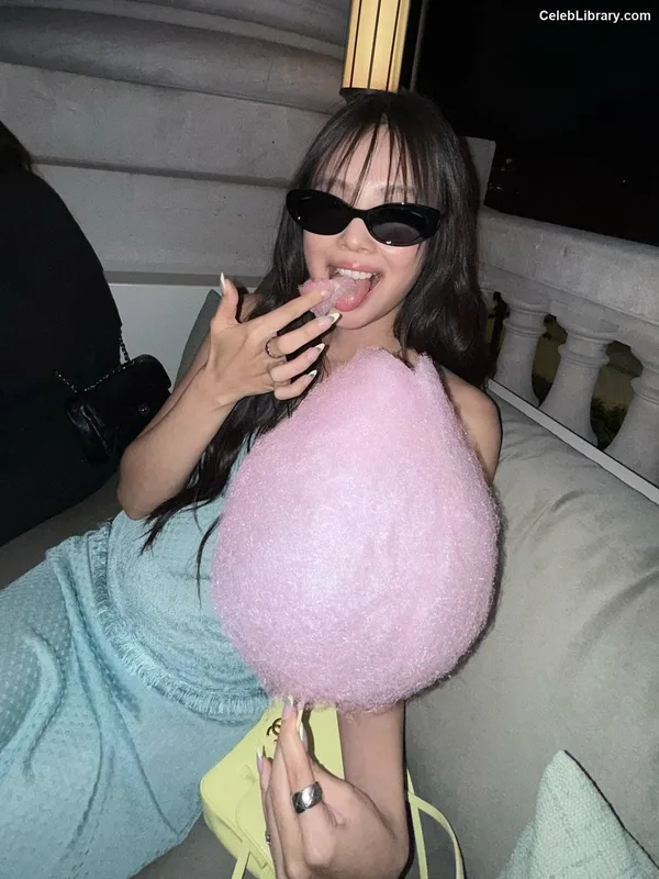 Jennie  BLΛƆKPIИK (Blackpink) photo 5 of 3632