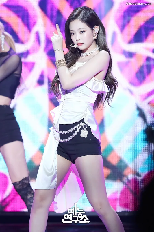 Jennie  BLΛƆKPIИK (Blackpink) photo 5 of 3632