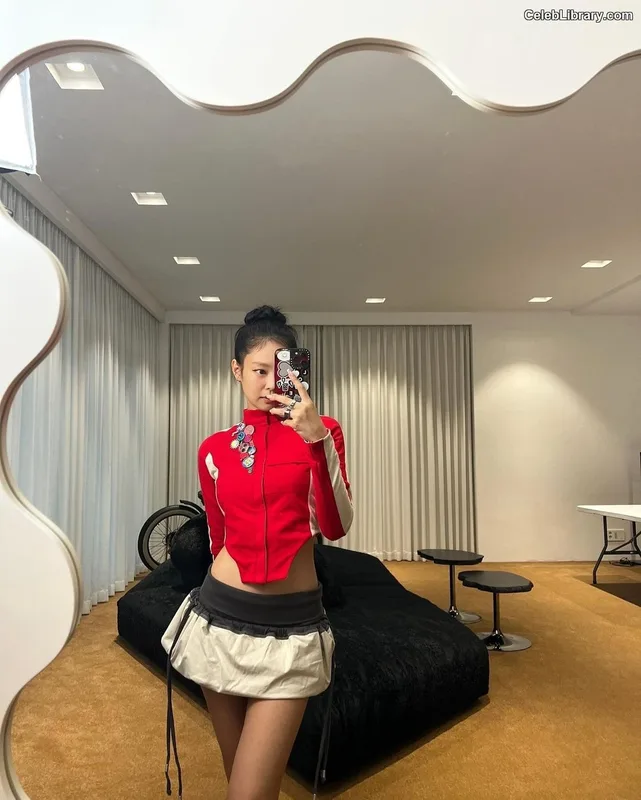 Jennie BLΛƆKPIИK (Blackpink) photo 2 of 3632