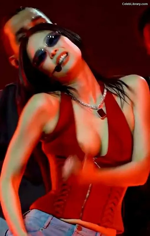 Jennie BLΛƆKPIИK (Blackpink) photo 24 of 3632