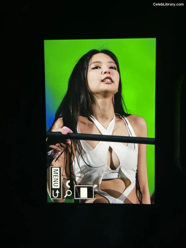 Jennie BLΛƆKPIИK (Blackpink) photo 16 of 3632