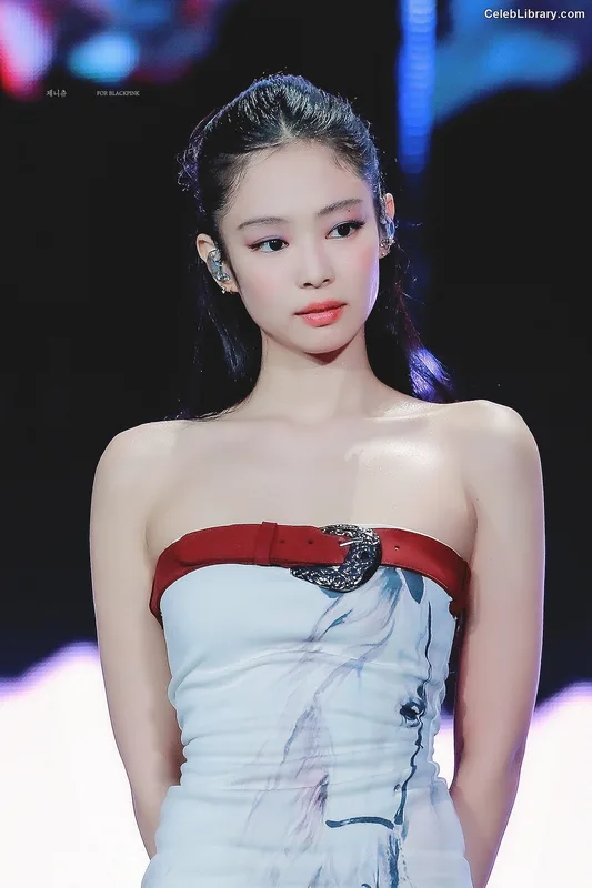 Jennie BLΛƆKPIИK (Blackpink) photo 22 of 3632