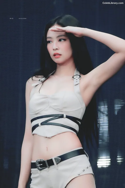 Jennie BLΛƆKPIИK (Blackpink) photo 24 of 3632