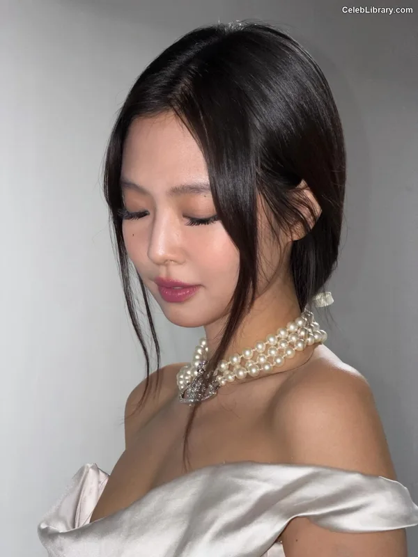 Jennie  BLΛƆKPIИK (Blackpink) photo 4 of 3632