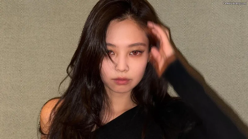 Jennie  BLΛƆKPIИK (Blackpink) photo 4 of 3632