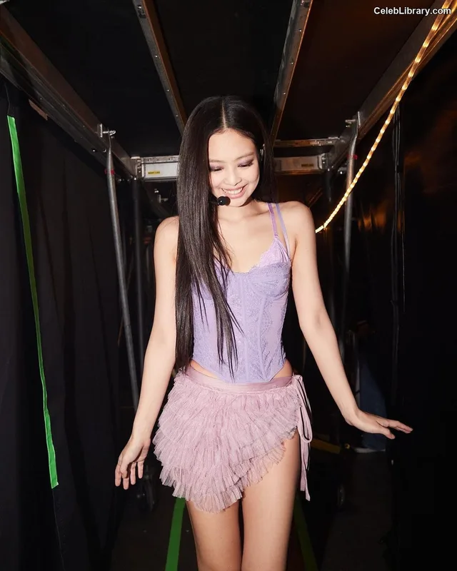 Jennie  BLΛƆKPIИK (Blackpink) photo 1 of 3632