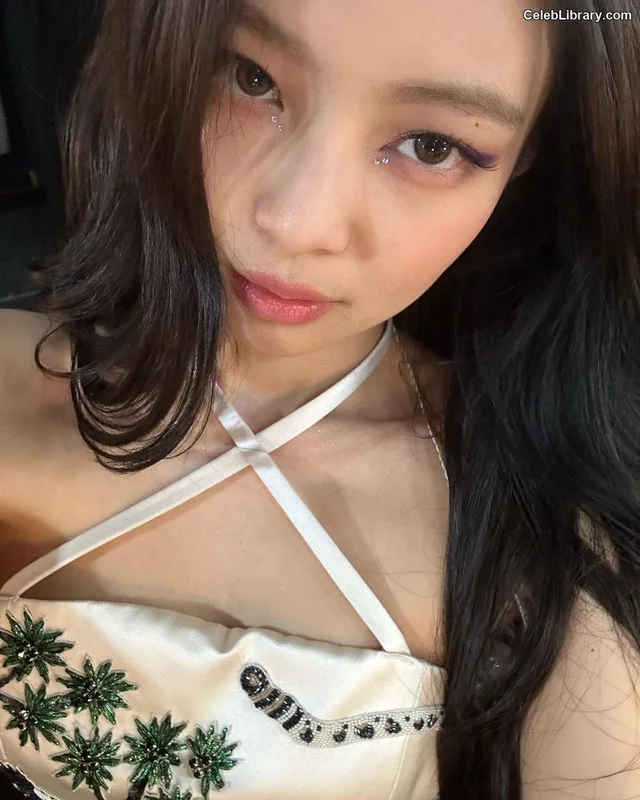 Jennie  BLΛƆKPIИK (Blackpink) photo 2 of 3632
