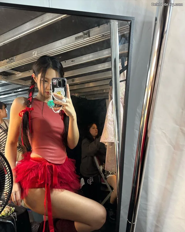 Jennie  BLΛƆKPIИK (Blackpink) photo 6 of 3632