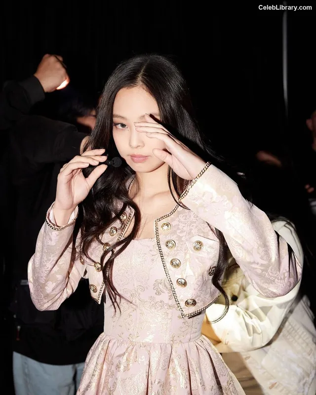 Jennie  BLΛƆKPIИK (Blackpink) photo 9 of 3632