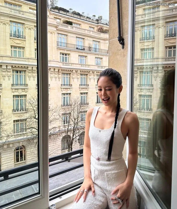 Jennie BLΛƆKPIИK (Blackpink) photo 1 of 3632