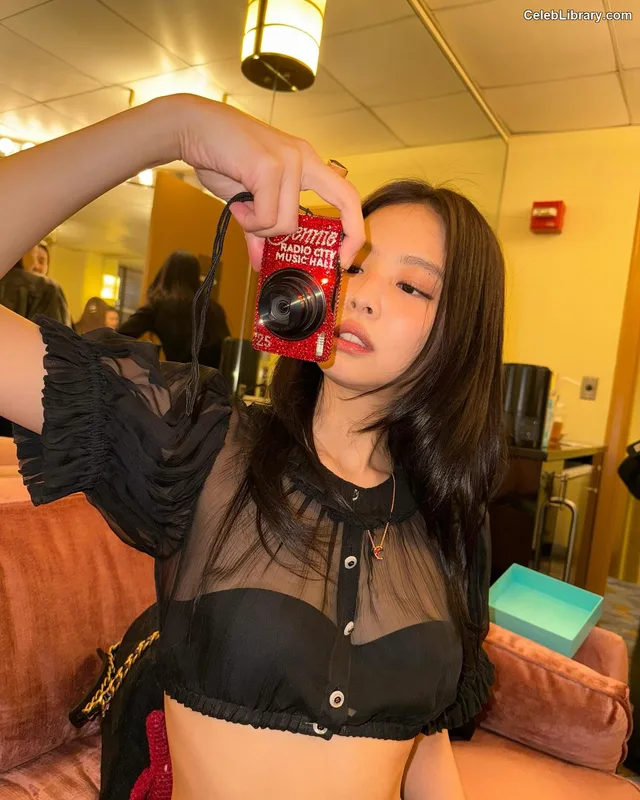 Jennie BLΛƆKPIИK (Blackpink) photo 21 of 3632