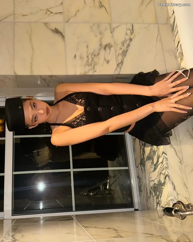Jennie BLΛƆKPIИK (Blackpink) photo 1 of 3632