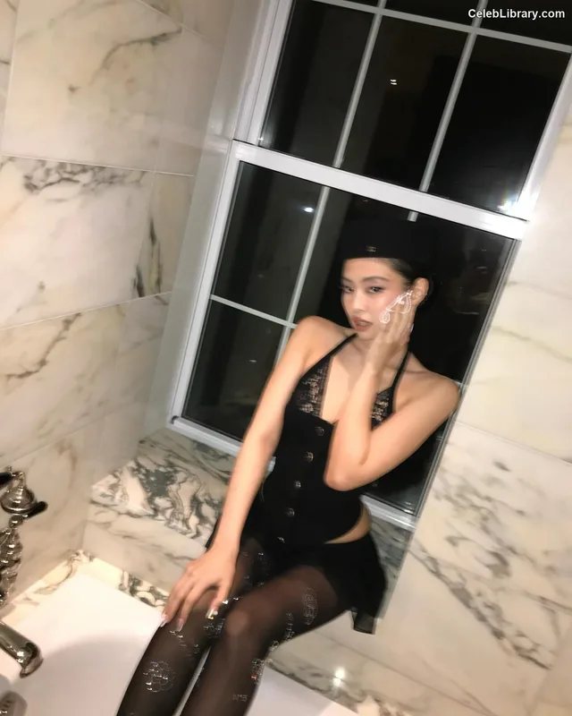 Jennie BLΛƆKPIИK (Blackpink) photo 8 of 3632