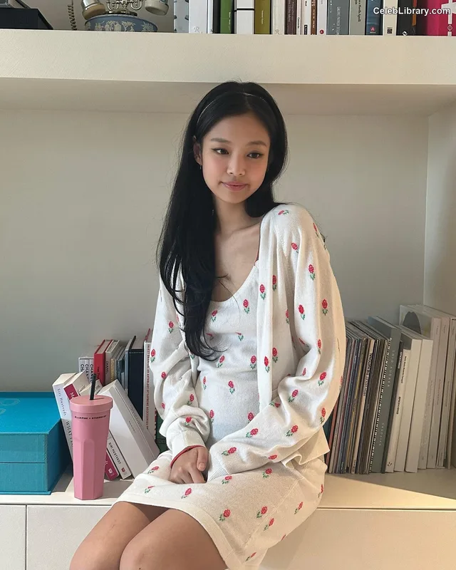 Jennie  BLΛƆKPIИK (Blackpink) photo 10 of 3632