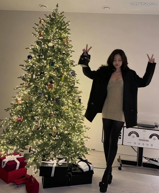 Jennie  BLΛƆKPIИK (Blackpink) photo 20 of 3632