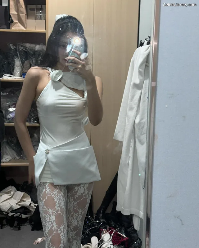 Jennie  BLΛƆKPIИK (Blackpink) photo 1 of 3632