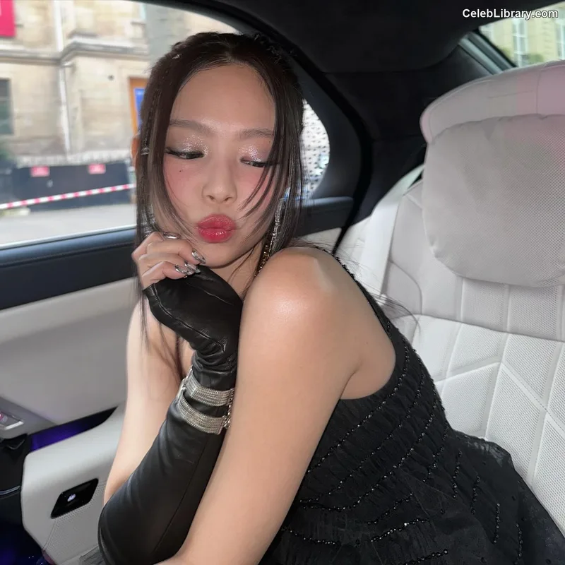 Jennie  BLΛƆKPIИK (Blackpink) photo 12 of 3632