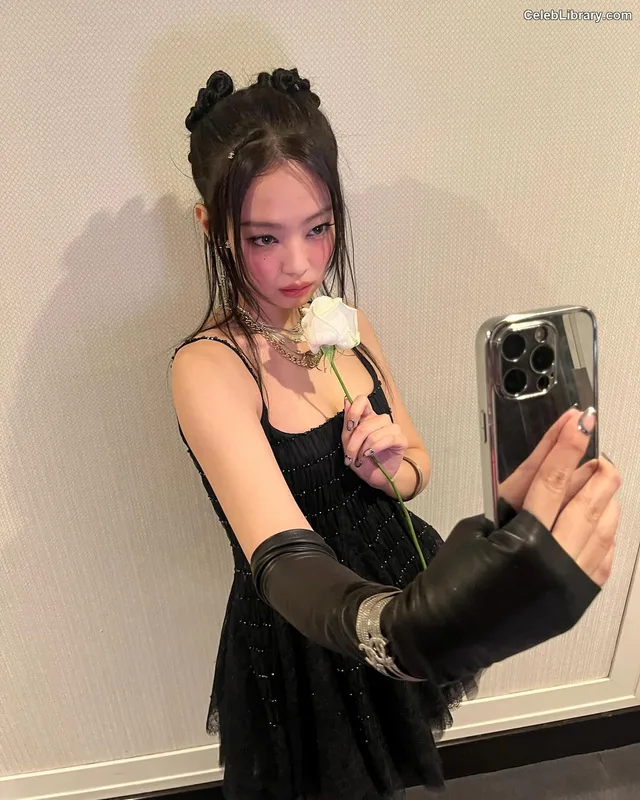 Jennie  BLΛƆKPIИK (Blackpink) photo 13 of 3632